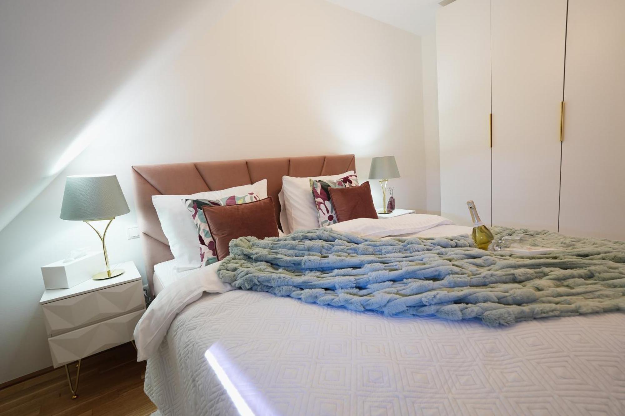 Modern Design Meets Green Comfort - Stay In Style At Carl'S Design Residences L Parking & Great Connection To City Center Vienna Exterior photo