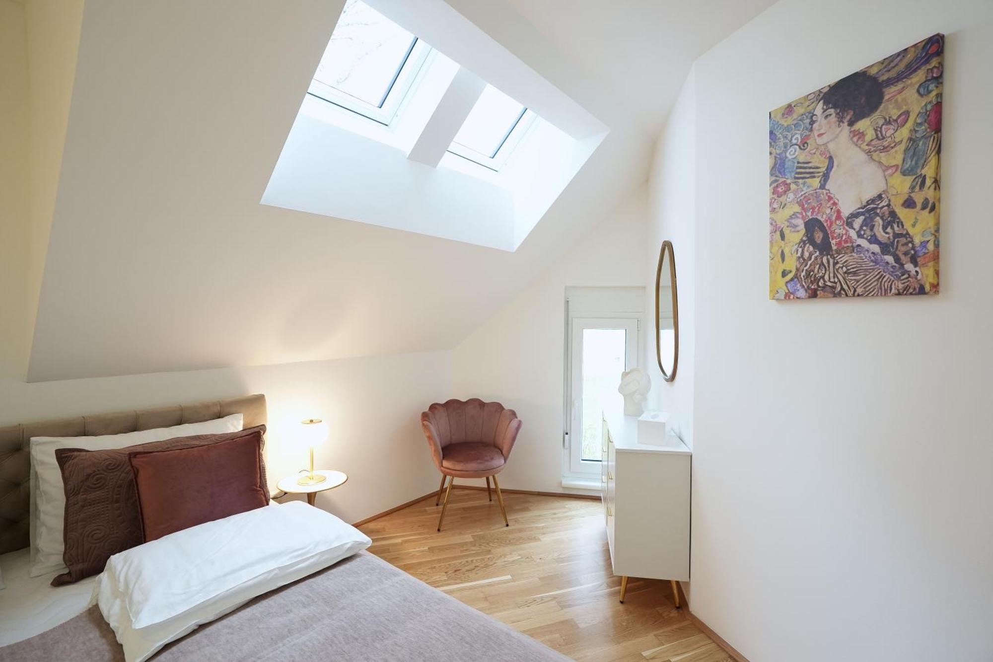 Modern Design Meets Green Comfort - Stay In Style At Carl'S Design Residences L Parking & Great Connection To City Center Vienna Exterior photo