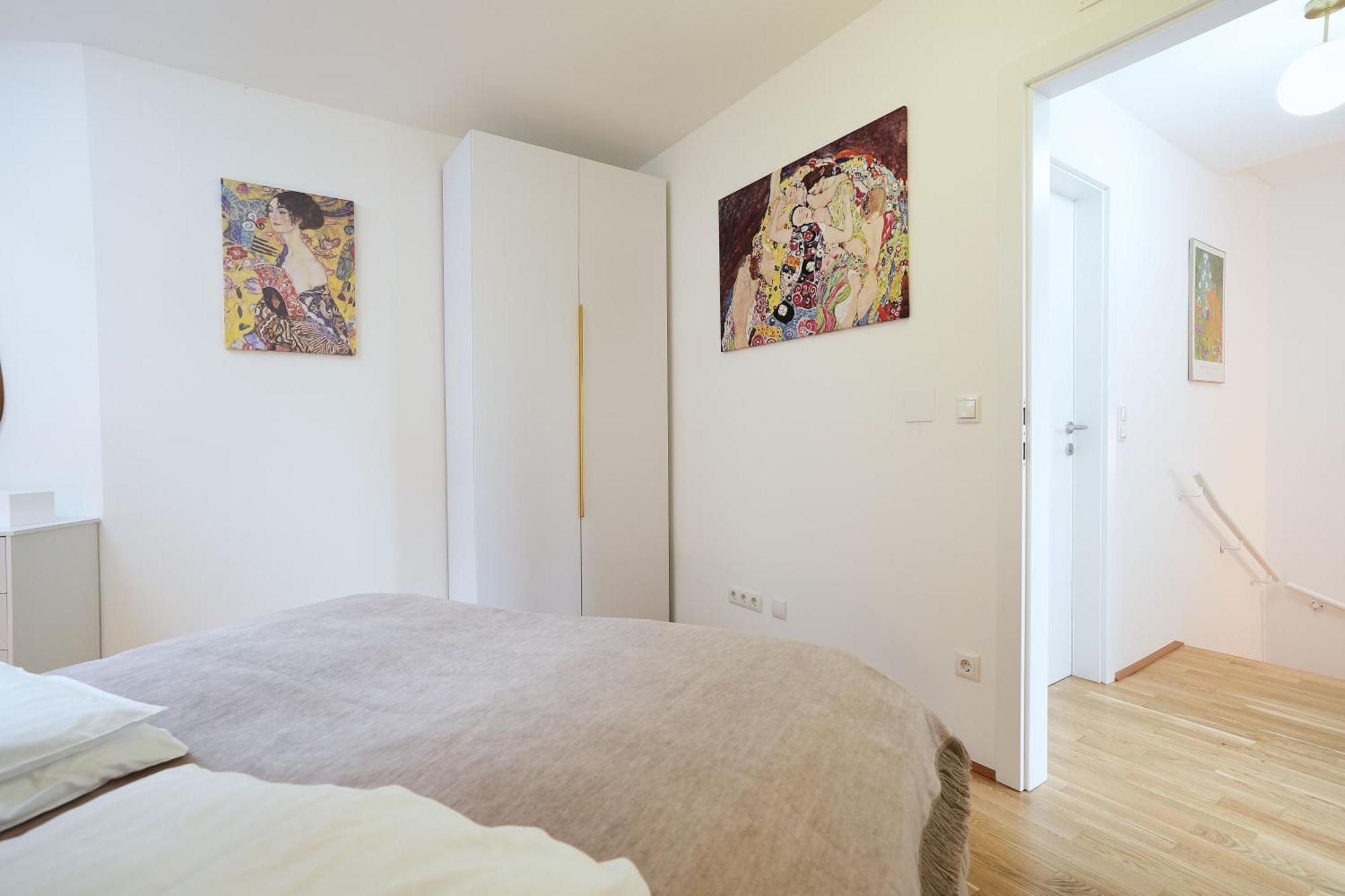 Modern Design Meets Green Comfort - Stay In Style At Carl'S Design Residences L Parking & Great Connection To City Center Vienna Exterior photo