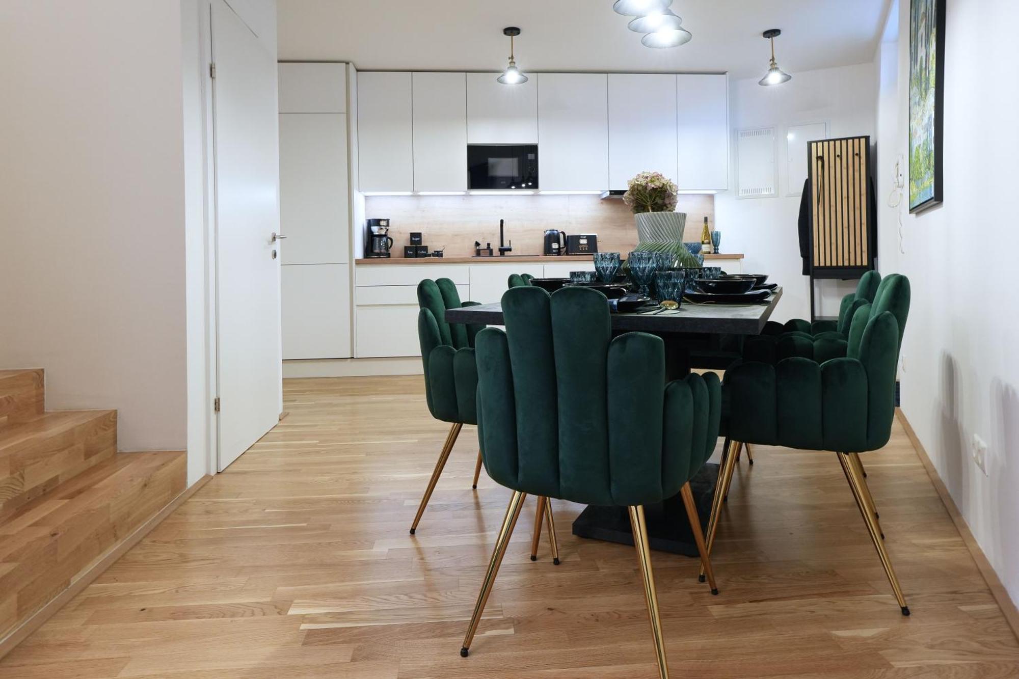 Modern Design Meets Green Comfort - Stay In Style At Carl'S Design Residences L Parking & Great Connection To City Center Vienna Exterior photo